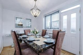 Middleton 4 Bed Free Parking Long stays - 1