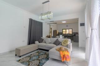 Peaceful Villa by Oceanaxe Holidays - 1