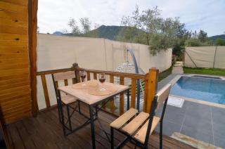 Charming Bungalow with Pool, Meals Included - 5