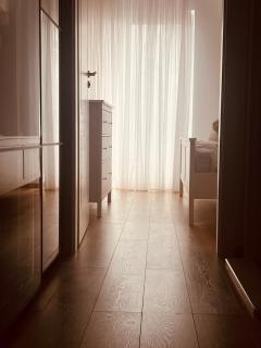 Otopeni Airport Apartment - King Bed - Free Shuttle Included - 7