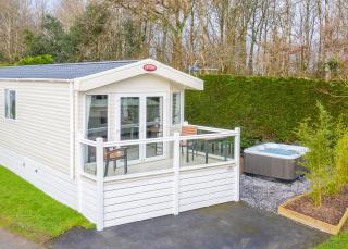 Noble Court Holiday Park - 5