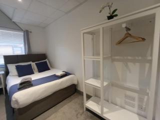 Open Mind Property - Spacious 2BR Flat City Views - 8