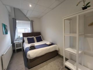 Open Mind Property - Spacious 2BR Flat City Views - 4