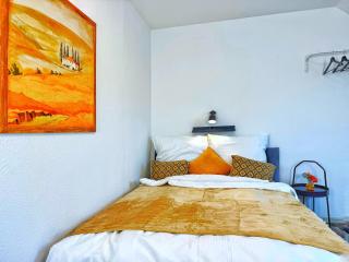 2-SZ-Dachgeschoss-Apt - 4 getrennte Schlafplätze - Nähe HBF & Messe DUS - 4