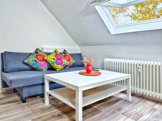 2-SZ-Dachgeschoss-Apt - 4 getrennte Schlafplätze - Nähe HBF & Messe DUS - 9