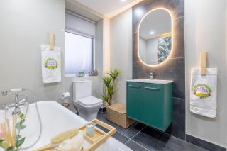 The Secret Garden, Donaghadee - The Hideaway - Guests 7 - 5