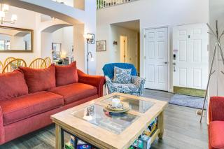 Private Hot Tub with Projector Modern Aurora Home - Foxfield - 4