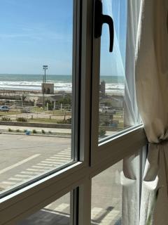 Hermoso departamento frente al mar en Necochea - 3