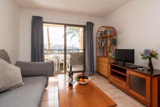 Cosy 1 Bedroom Apartment Communal Heated Pool - 5