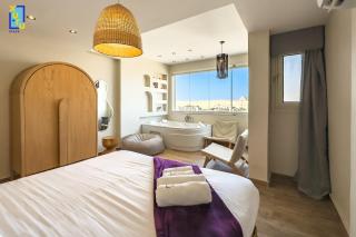 Jacuzzi 2BDR By The Historic Pyramids Apt7 - Cairo - 4