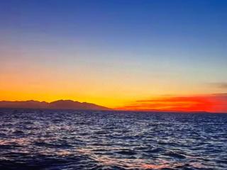 Sea and mountain - 0