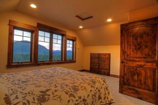 Deluxe Getaway Rental in a Mountain Cabin near Lake McDonald, Montana - 6