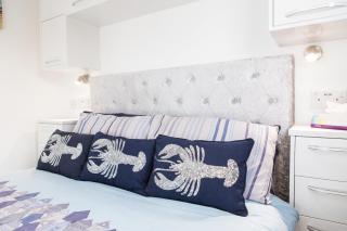 Bovisand Beach Area Chalet, 2-Bed Sea View with Gated Parking & BBQ - 2