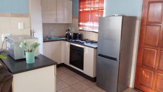 Ubuntu two Sleeper in Annlin, Pretoria North - 2