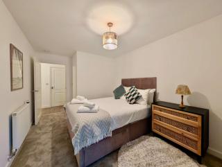 Modern 2-Bed Ground-Floor Flat with Private Terrace - 6