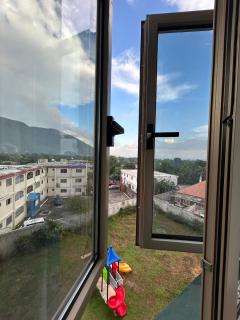 Charming Kingston Apartment with City Views - 2