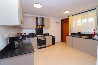 12 Pax Spacious & Warm Penthouse Near 24 Hour Supermarket - 8