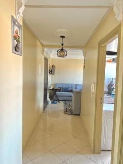 Modern Apt 10min Airport Balcony & Wi-Fi - 8