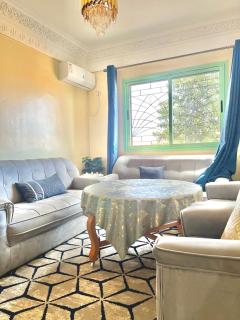 Modern Apt 10min Airport Balcony & Wi-Fi - 4