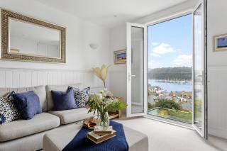 Elegant Dartmouth Escape With Stunning Sea Views - 6