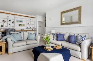 Elegant Dartmouth Escape With Stunning Sea Views - 4