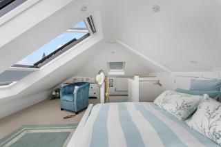 Elegant Dartmouth Escape With Stunning Sea Views - 2