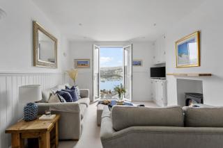 Elegant Dartmouth Escape with stunning sea views - 9