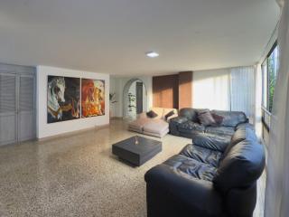4br 232 M Apartment In El Poblado, El Tesoro - 1