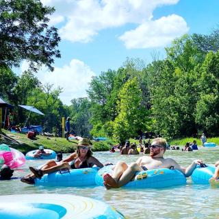Dream Riverside Vacation: Lovely Safari Tent on the San Marcos River near Kingsbury, Texas - 5