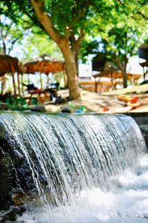 Amazing Aquatic Adventure for the Whole Family: Luxurious Safari Tent near Kingsbury, Texas - 7