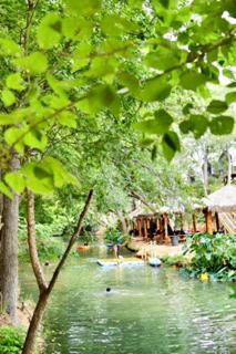 Aquatic Retreat: Waterfront Tented Cabin with Full Amenities for Water Lovers in Cibolo, TX - 2