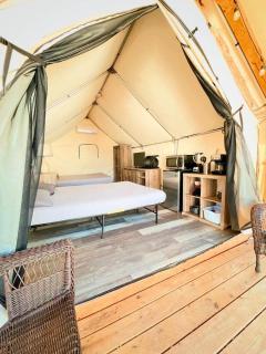 Fantastic Glamping Getaway near Kingsbury, Texas: Beautiful Fully-Equipped Safari Tent on the San Marcos River - 1