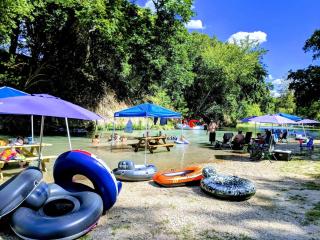 Cozy Safari Tent near Kingbury, Texas - Fantastic Glamping Spot on the San Marcos River - 1