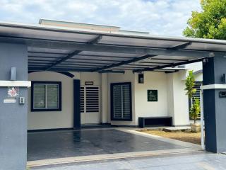 Micasa Bagan Laland-Pool, Firepit, Fun halal-only - 5