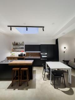 Loft Miyabi - Urban Retreat with Private Parking - 6
