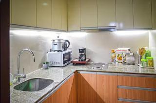 Seaview Apartment with Pool at Lapu-Lapu City - 3