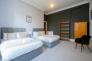 Grand Old Town Home, City View, Cinema, Sleeps 10 - 6