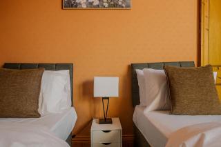 Grand Old Town Home, City View, Cinema, Sleeps 10 - 4