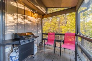 Lazy Bear Cottage With Hot Tub - 3