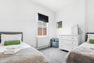 Modern 3 Bed Home Near Chester Centre - 4