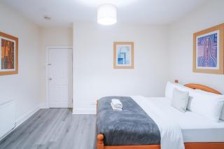 The Grand Residence, Parking, Stadium, Sleeps 8 - 5