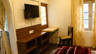 Summershade Executive Suite-1BHK-Garden-Kitchen - 8