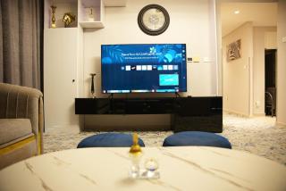 Luxury Apartment Downtown views 2 - 3