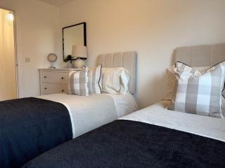 2 Bedroom Flat Free Parking Close to Gatwick - 6