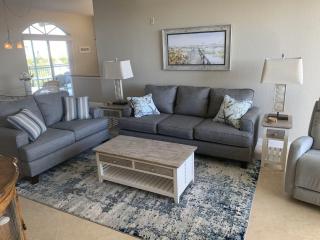 Soak Up the Sun & Views from Above - Luxe Beach Escape Awaits! - Amazing Penthouse Condo - Roelens - 5