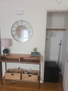 Cozy Private Suite Near Train to NYC - 0