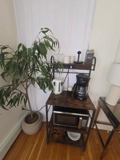 Cozy Private Suite Near Train to NYC - 6