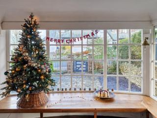 4 Bed in Beaumaris 94501 - 0