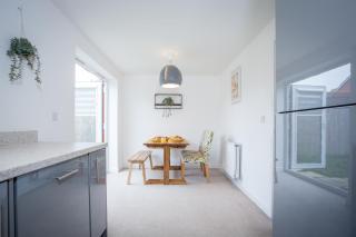 Comfortable 3-bedroom Bolton home - 2