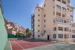 Wonderful 2 Bedroom Apartment Communal Heated Pool - 6